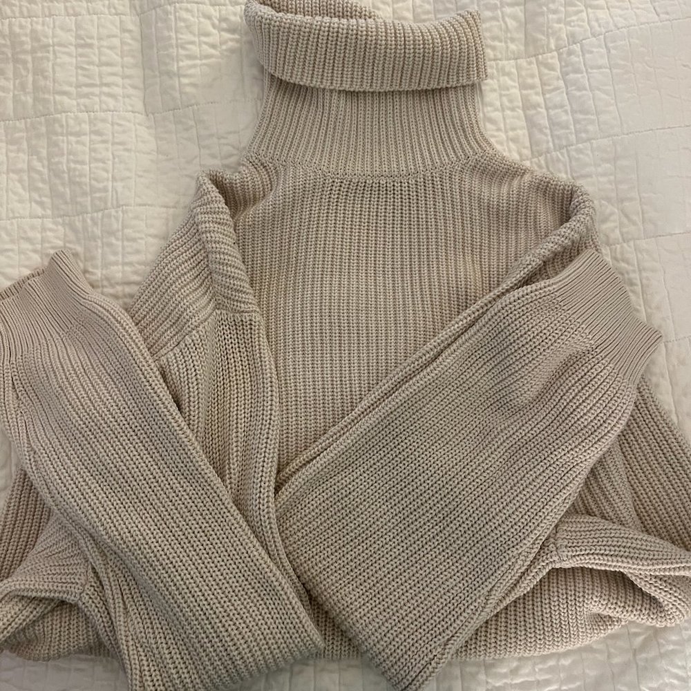 Brandy Melville S/M Beige Turtle Neck